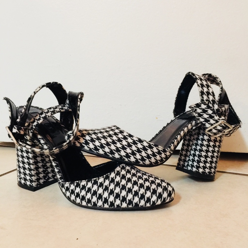 Cute black and white gingham ankle heels!